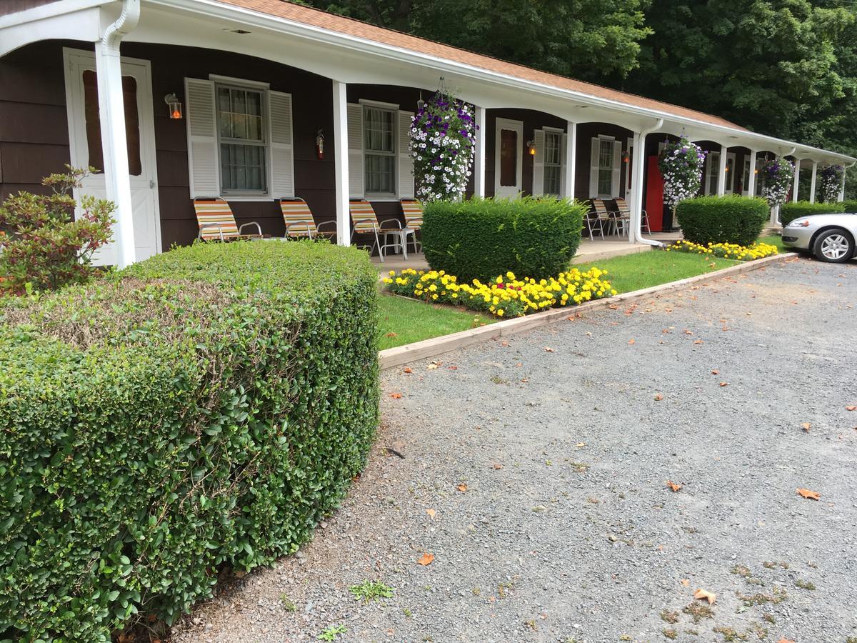 Cave Mountain Motel Windham Exteriör bild